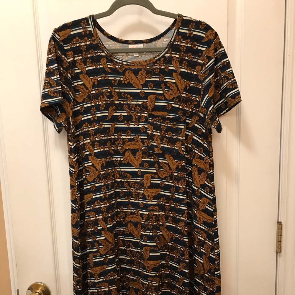 Lularoe Carly M New w/o tags